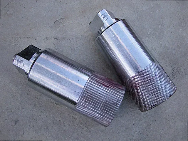 Old School Chrome BMX Freestyle BICYCLE GT Pegs Axle Extenders, Pacman Dropouts